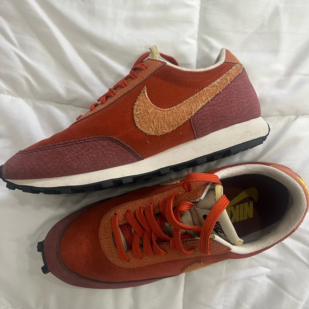 Nike Daybreak Sneakers Rugged Orange Size 8 Men’s / 10 Women’s